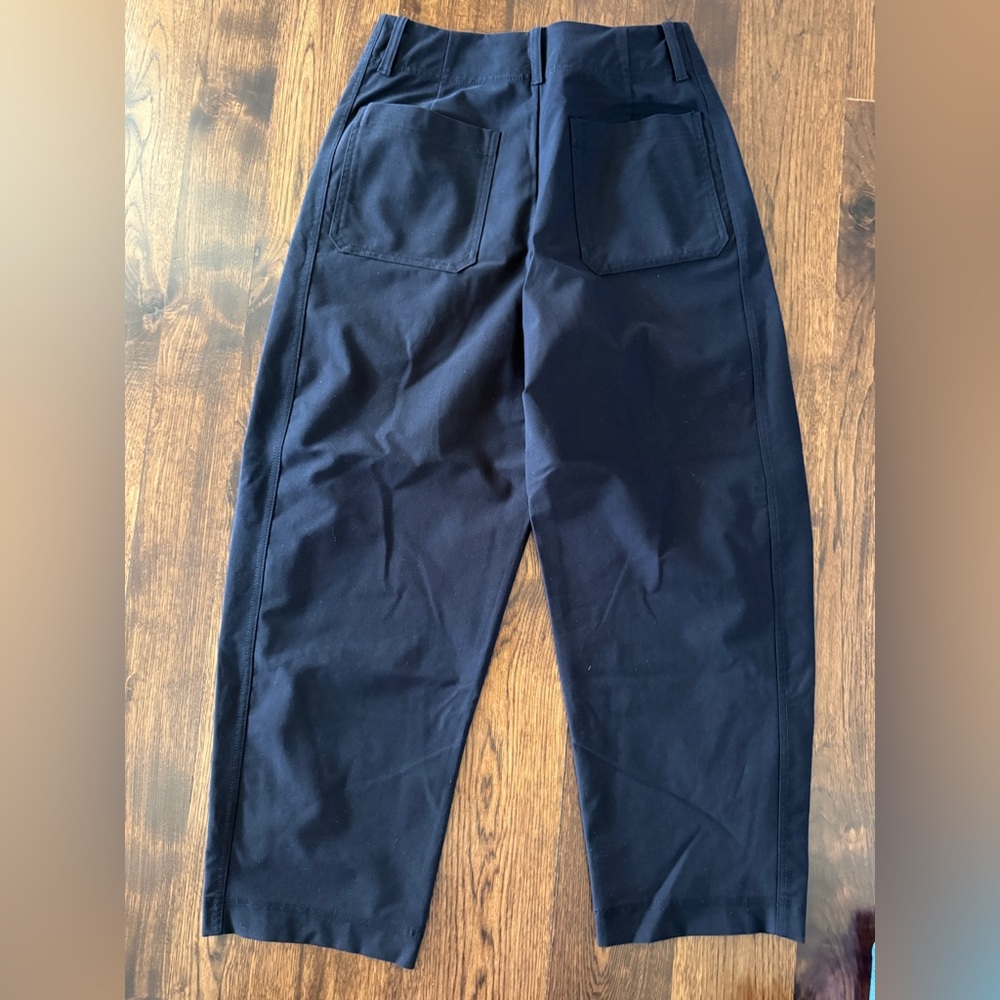 Athleta black, barrel cut dress pants